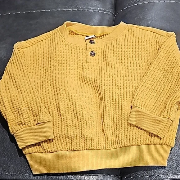 Boy Old Navy sweater - Picture 2 of 5